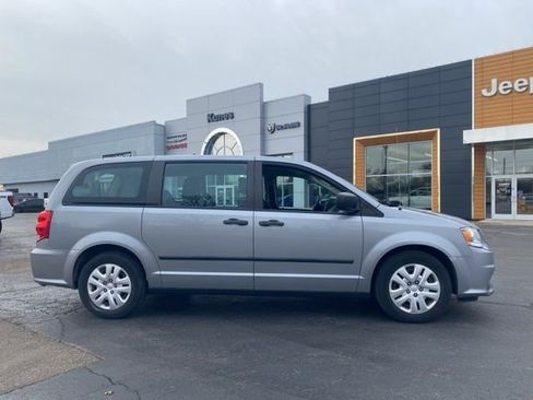 Used 2015 Dodge Grand Caravan American Value Package image 3