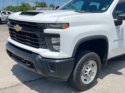Used 2025 Chevrolet Silverado 2500 W/T AWD/4WD image 11