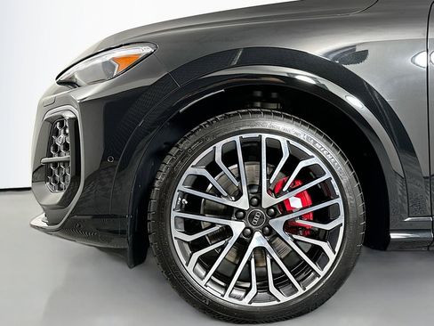 Used 2025 Audi SQ5 Prestige w/ Prestige Package AWD/4WD image 12