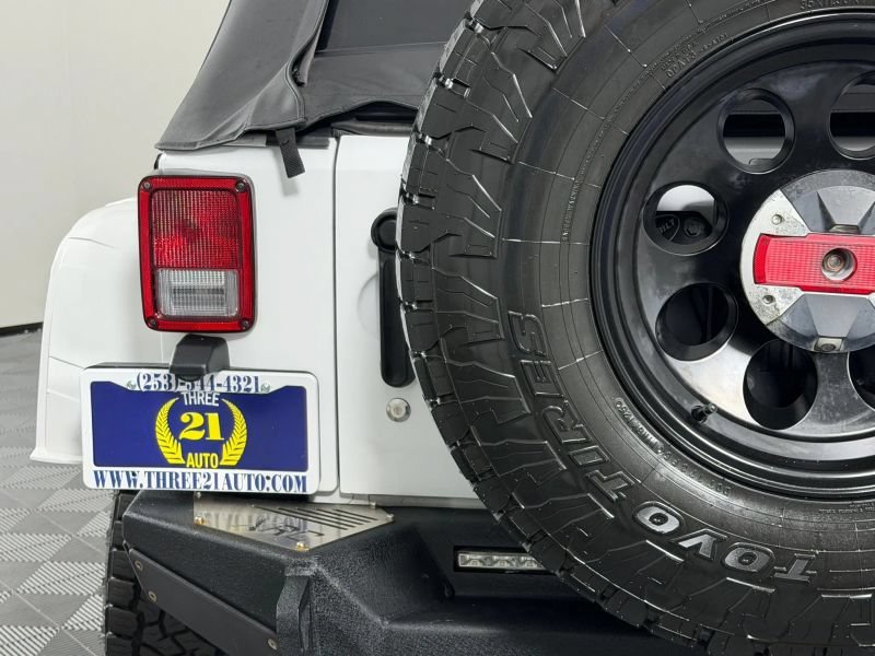 Used 2018 Jeep Wrangler Unlimited Rubicon w/ Connectivity Group AWD/4WD image 71