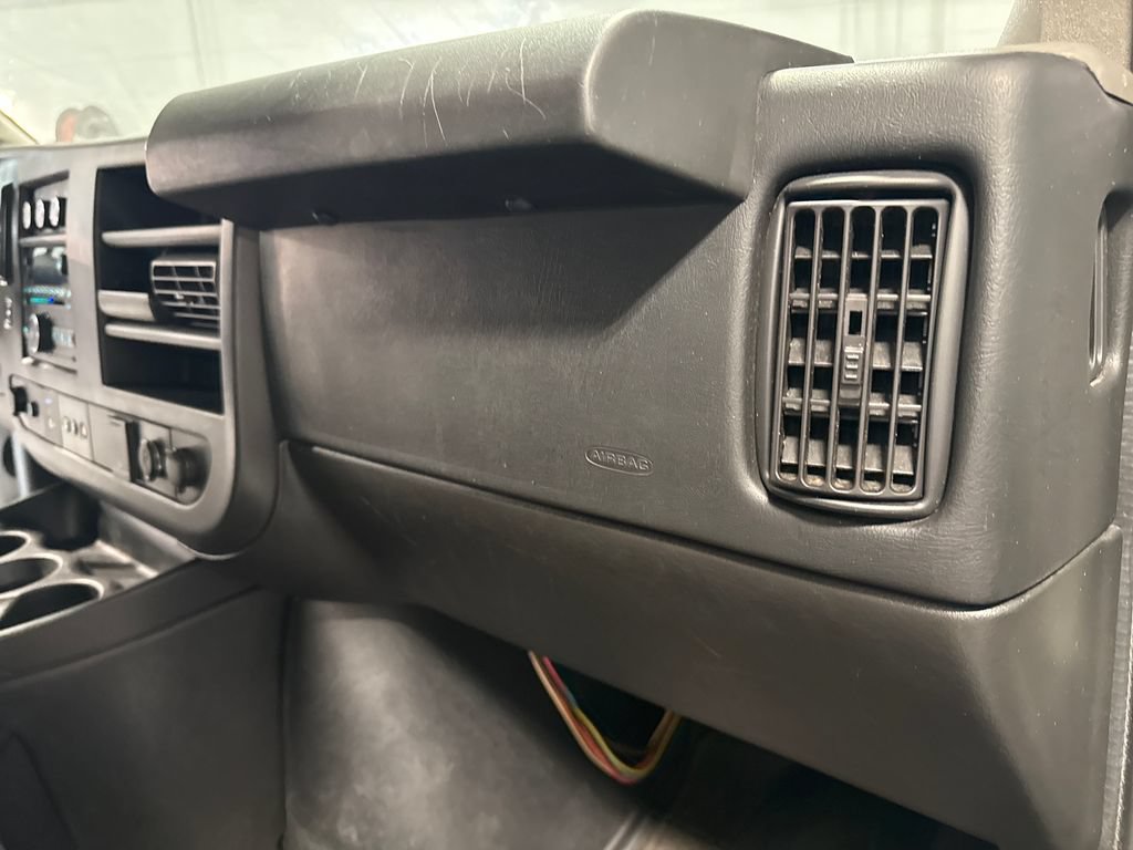 Used 2016 Chevrolet Express 2500 LT w/ LT Preferred Equipment Group RWD image 28