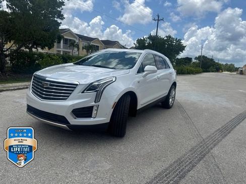 Certified 2018 Cadillac XT5 Platinum w/ Driver Assist Package AWD/4WD image 3