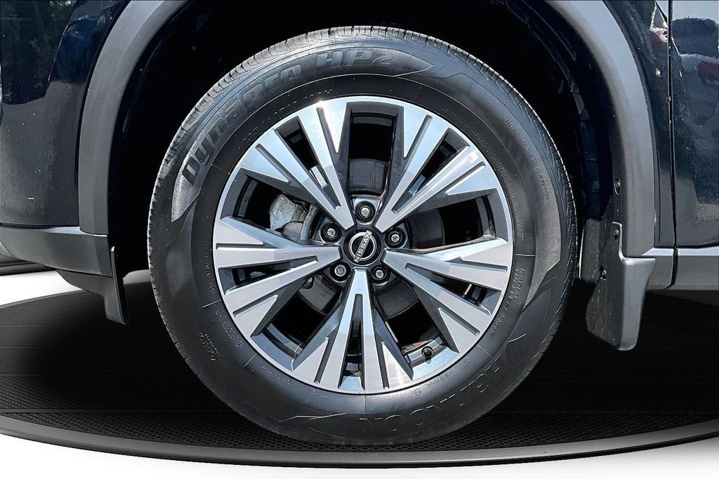Used 2023 Nissan Rogue SV AWD/4WD image 34