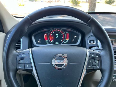 Used 2015 Volvo XC60 T5 Premier Plus image 22