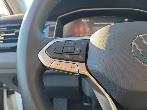 Used 2025 Volkswagen Jetta SE w/ Sunroof Package image 20