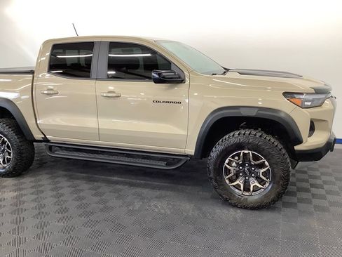 Used 2024 Chevrolet Colorado ZR2 w/ ZR2 Convenience Package III AWD/4WD image 29