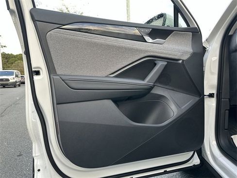 New 2025 Volkswagen Tiguan S image 13