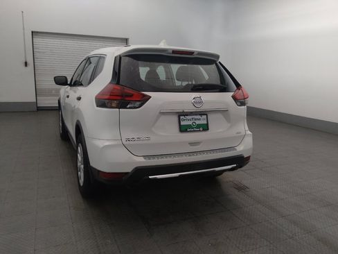 Used 2017 Nissan Rogue S AWD/4WD image 6