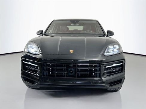Certified 2025 Porsche Cayenne S AWD/4WD image 10