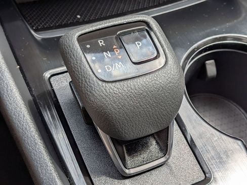 Used 2025 Nissan Rogue SV w/ SV Premium Package FWD image 19
