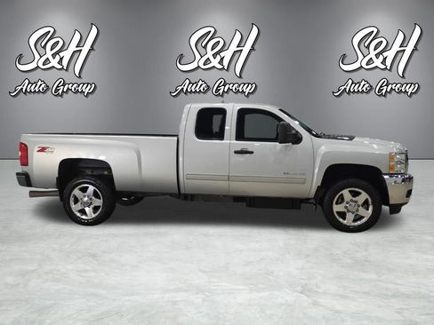 Used 2013 Chevrolet Silverado 2500 LT w/ Interior Plus Package AWD/4WD image 22