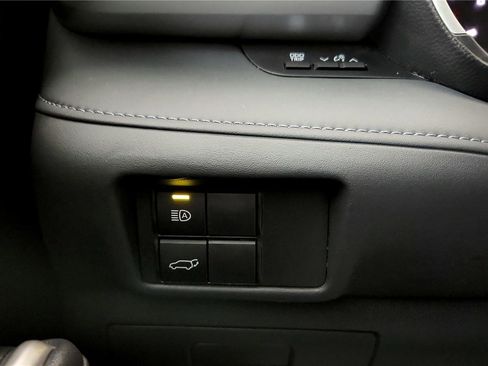 Used 2022 Toyota Highlander XLE image 32