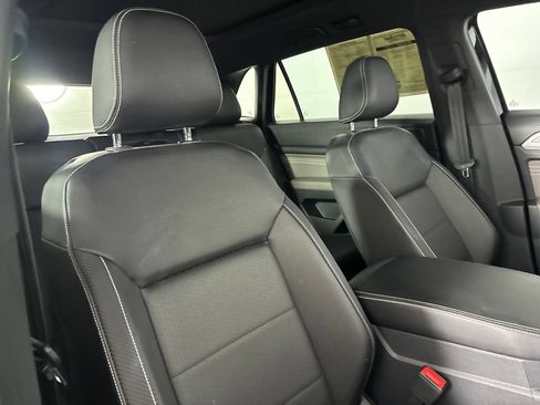 Used 2023 Volkswagen Atlas Cross Sport SE w/ Panoramic Sunroof Package FWD image 30