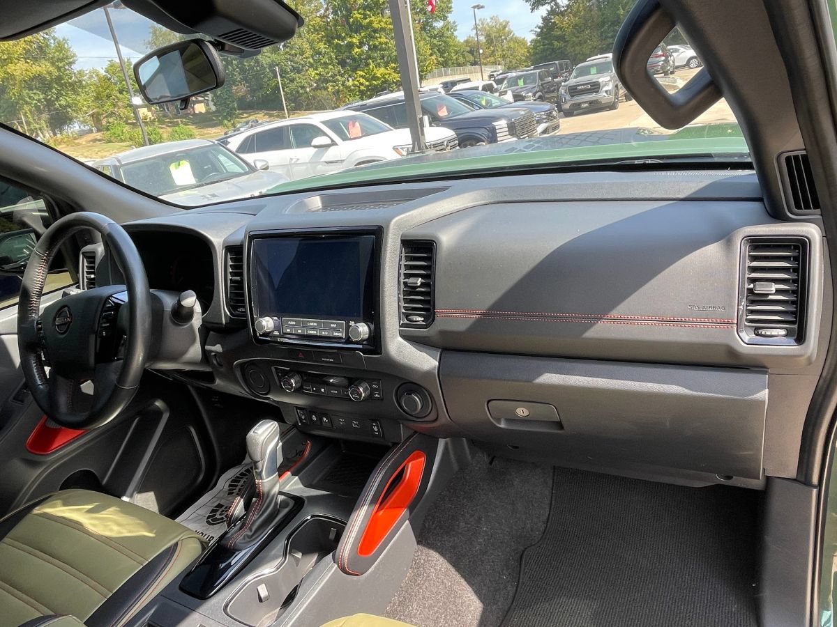Used 2022 Nissan Frontier Pro-X RWD image 10