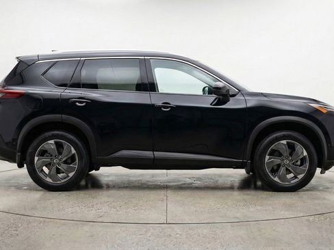 Used 2025 Nissan Rogue SV FWD image 11