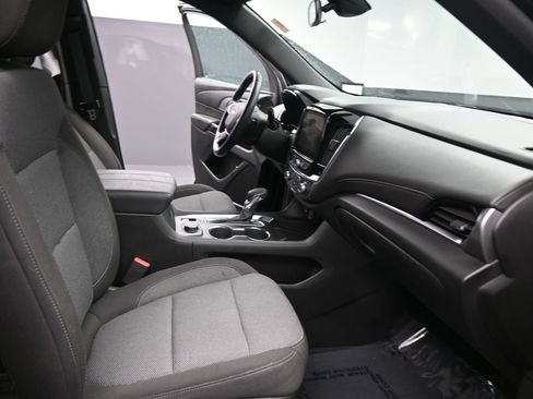 Used 2023 Chevrolet Traverse LT FWD image 18
