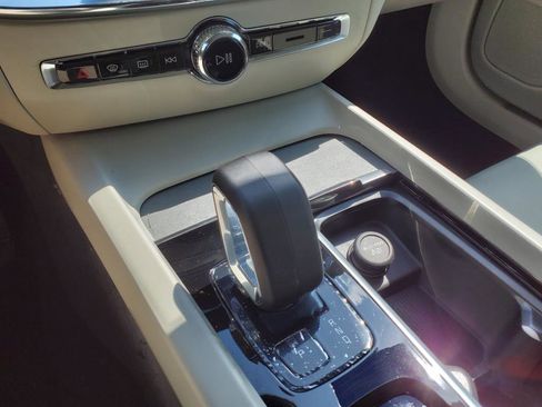 New 2024 Volvo S60 B5 Plus w/ Climate Package image 16