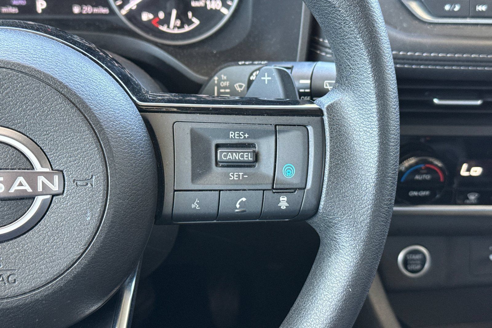 Used 2023 Nissan Rogue SV AWD/4WD image 36