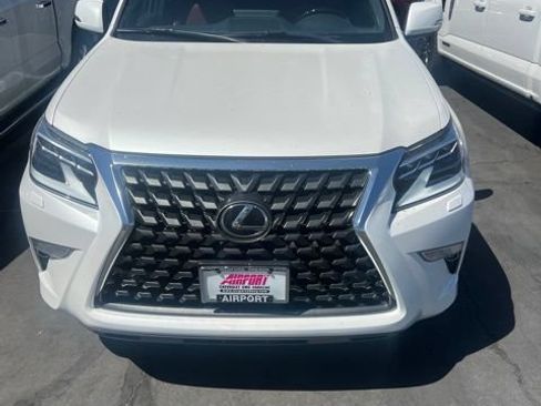 Used 2023 Lexus GX 460 Premium w/ Premium Package AWD/4WD image 3