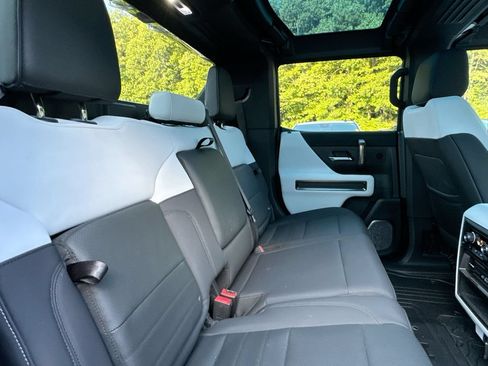 Used 2024 GMC Hummer EV 3X w/ Omega Edition AWD/4WD image 29