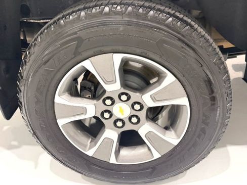 Used 2015 Chevrolet Colorado Z71 image 14