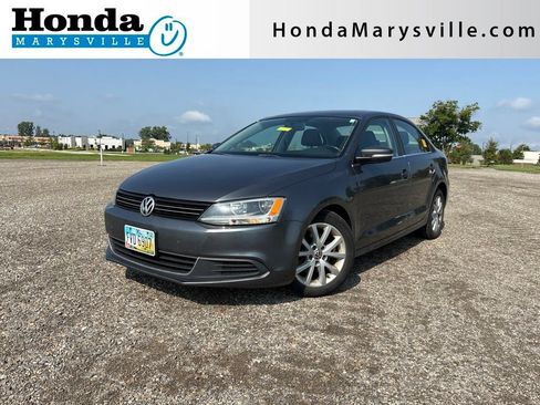 Used 2013 Volkswagen Jetta SE FWD image 1