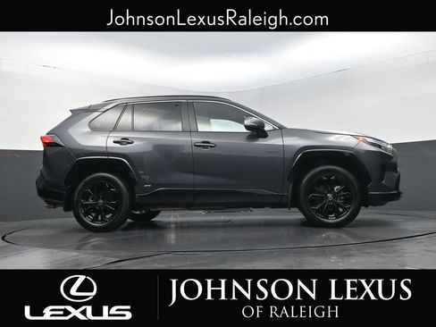 Used 2025 Toyota RAV4 SE AWD/4WD image 21