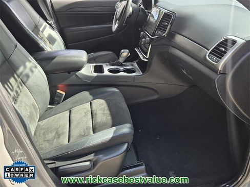 Used 2021 Jeep Grand Cherokee Laredo X image 17