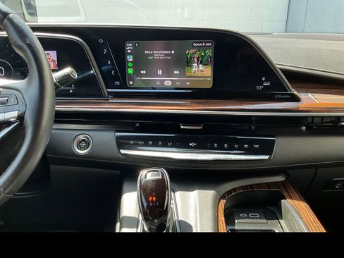 Used 2023 Cadillac Escalade ESV Premium Luxury w/ LPO, Radiant Package AWD/4WD image 4