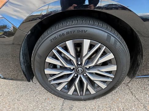 Used 2024 Nissan Altima 2.5 SV image 36