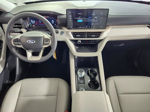 New 2026 Ford Explorer Active w/ Active Comfort Package AWD/4WD image 16