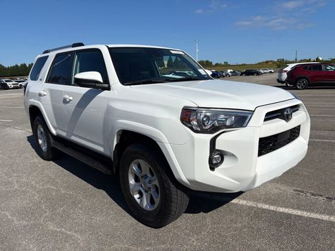 Used 2024 Toyota 4Runner SR5 image 32