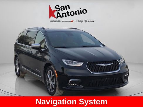 New 2026 Chrysler Pacifica Pinnacle image 2