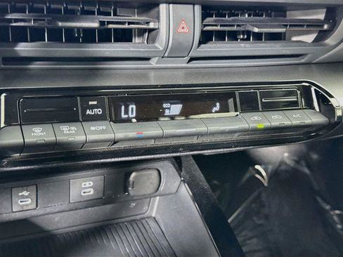 Certified 2025 Toyota Prius LE FWD image 17