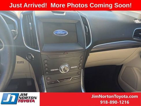 Used 2020 Ford Edge Titanium image 12
