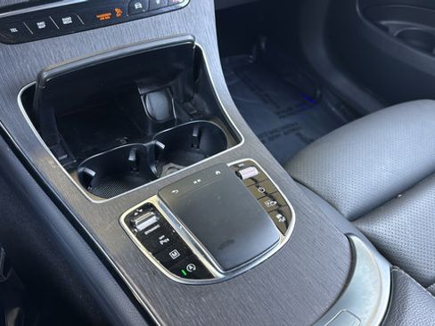 Used 2022 Mercedes-Benz GLC 300 4MATIC image 20