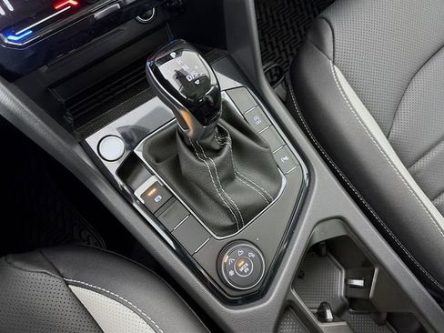 New 2026 Volkswagen Taos SEL AWD/4WD image 18