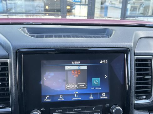 Used 2022 Nissan Frontier SV image 29