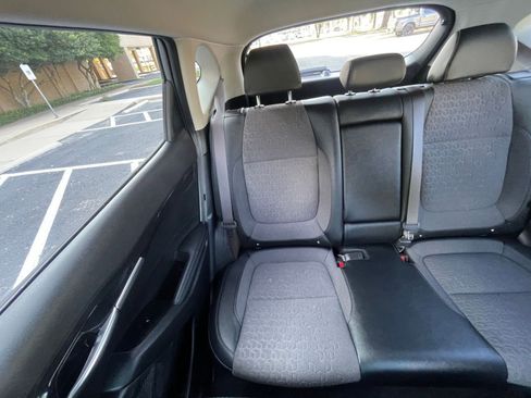 Used 2025 Kia Seltos S image 38