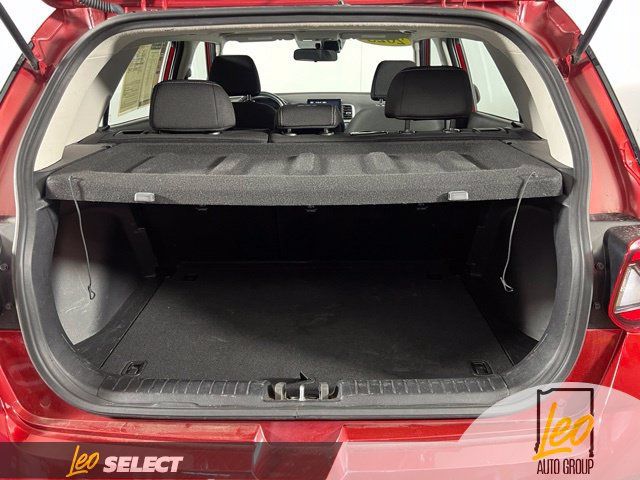 Used 2025 Hyundai Venue SEL FWD image 16