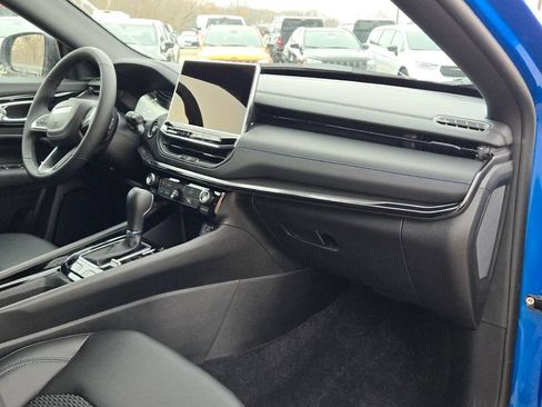 New 2026 Jeep Compass Latitude AWD/4WD image 8