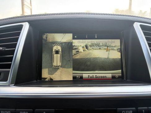 Used 2016 Mercedes-Benz GL 550 4MATIC image 36