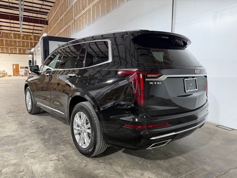 Used 2023 Cadillac XT6 Luxury FWD image 3