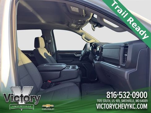 Used 2022 Chevrolet Silverado 1500 LT Trail Boss w/ LPO, Dark Essentials Package image 16