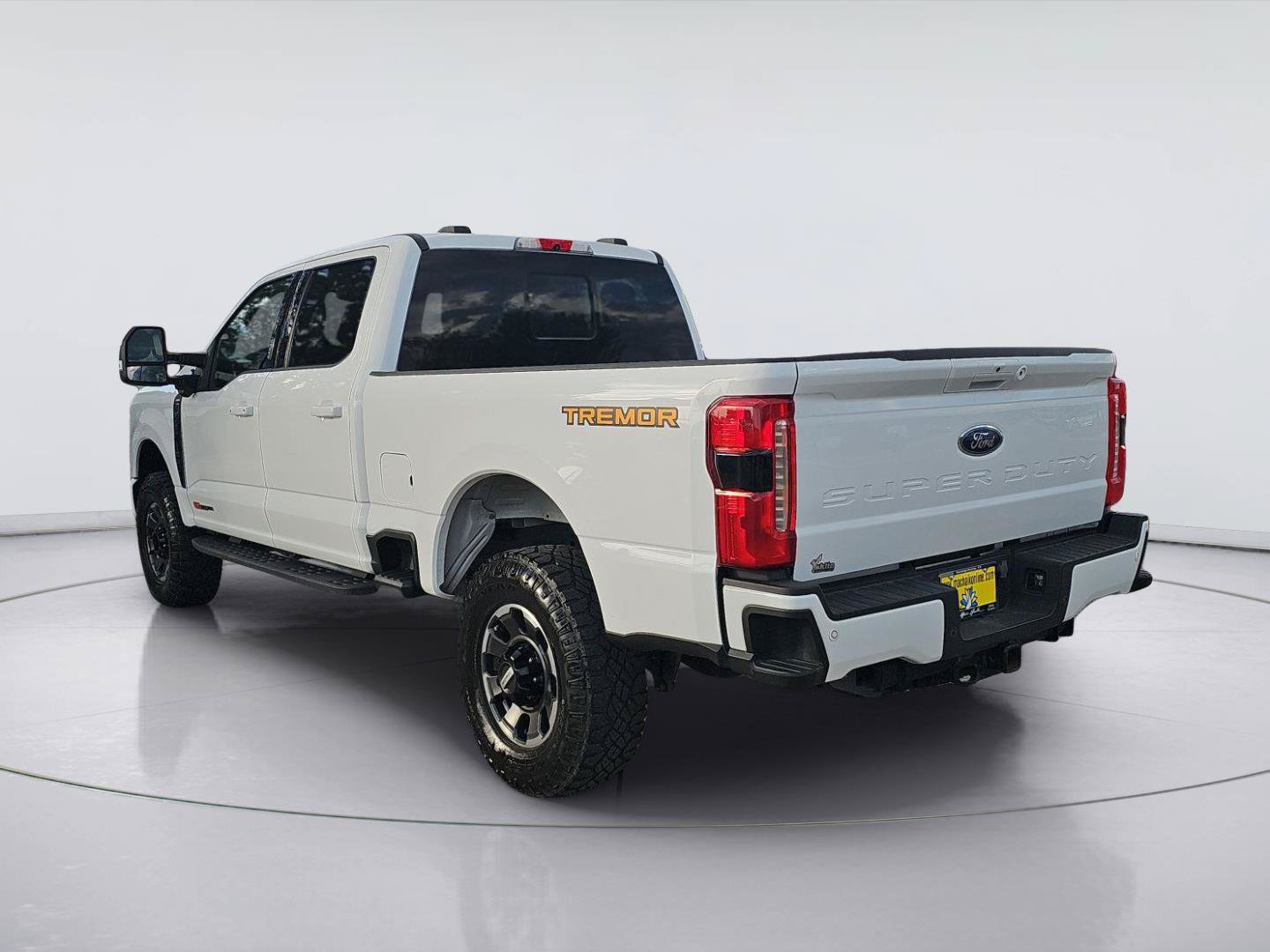 Used 2023 Ford F250 Lariat w/ Lariat Ultimate Package AWD/4WD image 3