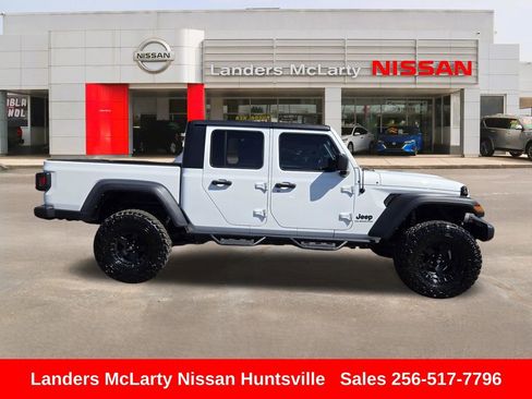 Used 2021 Jeep Gladiator Sport AWD/4WD image 2