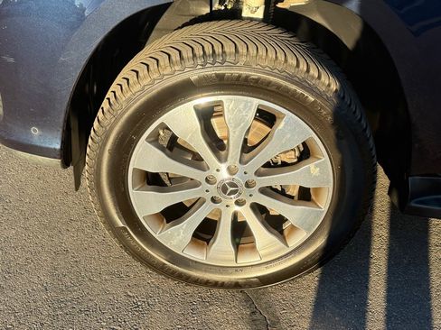 Used 2017 Mercedes-Benz GLS 450 4MATIC image 10