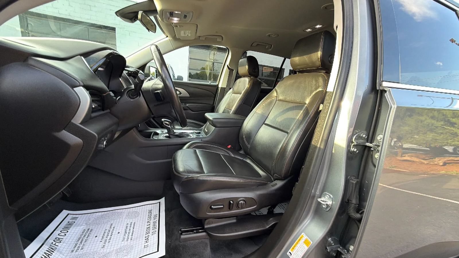 Used 2021 Chevrolet Traverse LT AWD/4WD image 18