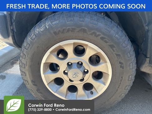 Used 2013 Toyota FJ Cruiser 4WD w/ Upgrade Pkg image 17