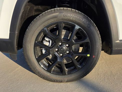 New 2026 Jeep Compass Latitude AWD/4WD image 10